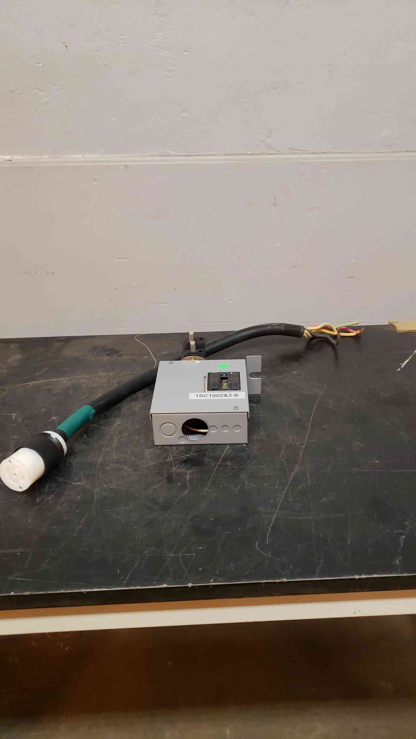 Starline 30A Busway Tap Box CBDC400E122'39344 (SKU:13994AA)(13994AA)