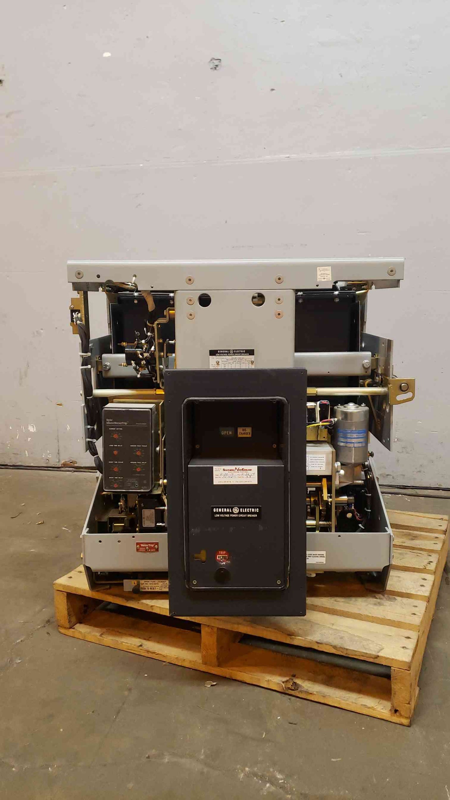 3200 GE Low Voltage Breaker AKR-8D-75-1 3200A MicroVersaTrip TR3253200 (SKU:14492AA)