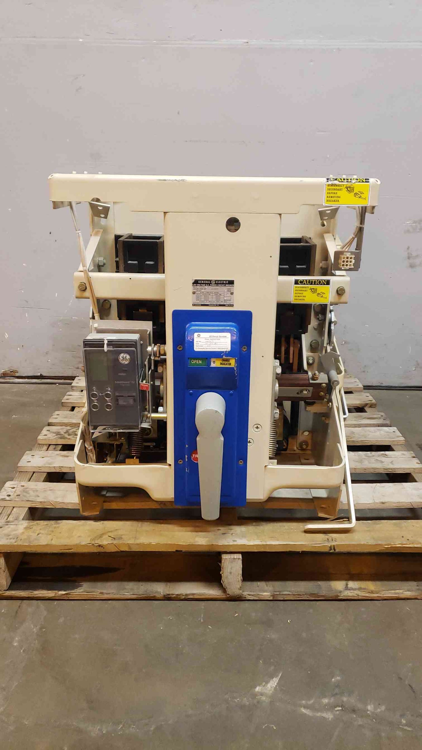 General Electric Low Voltage Power Circuit Breaker 1600A 600V (14992AA)(14992AA)