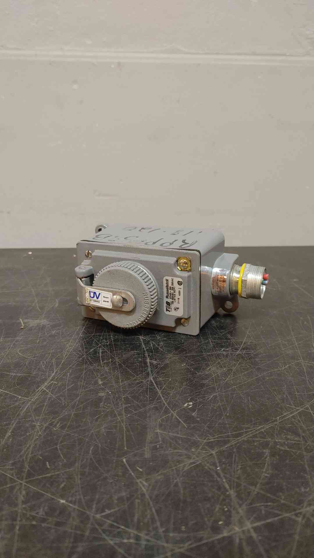 Russellstoll Plug Receptacle 10A 600VAC 20A 250VAC 3743-RS(103343)