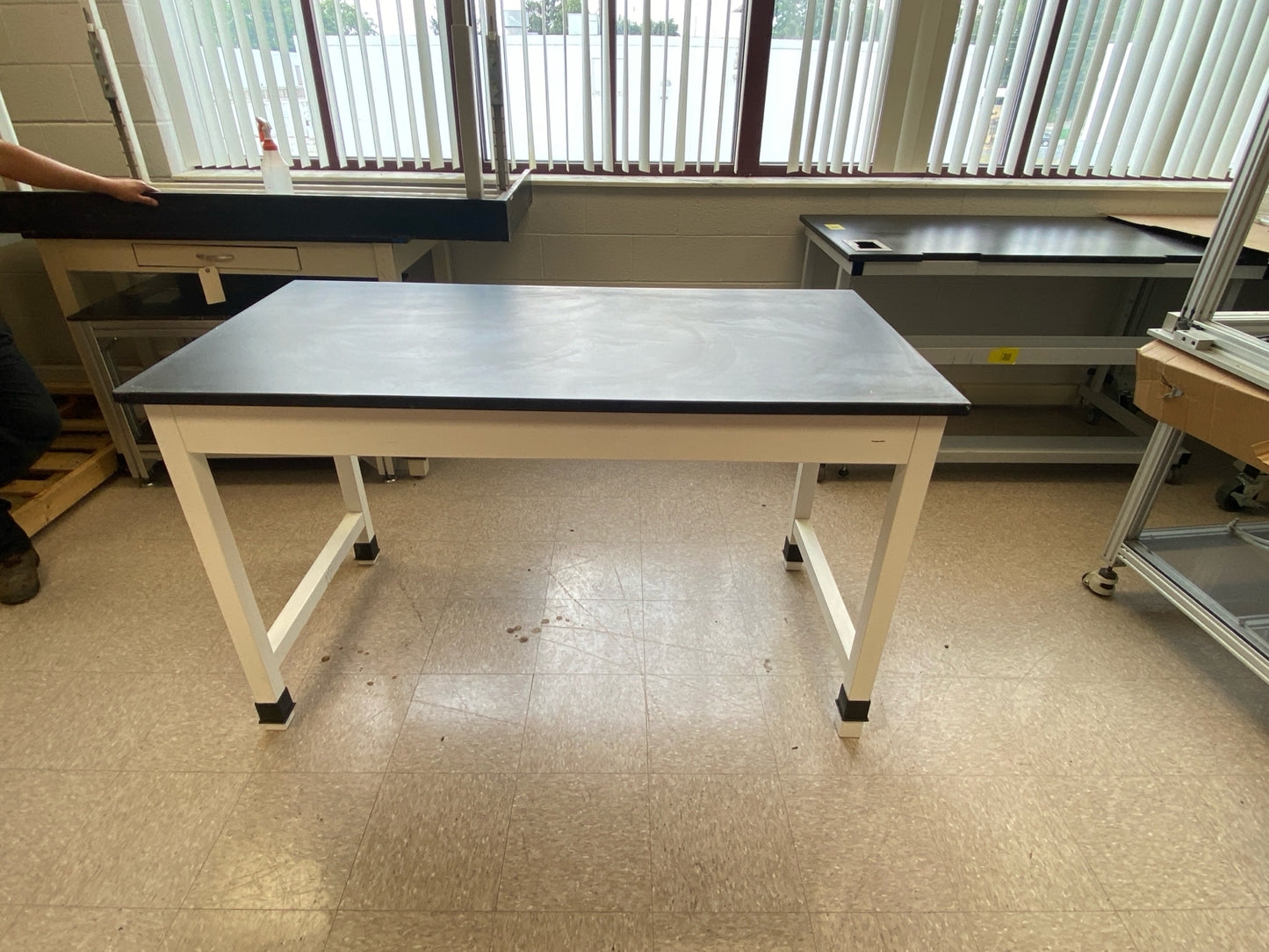 5’ epoxy top table