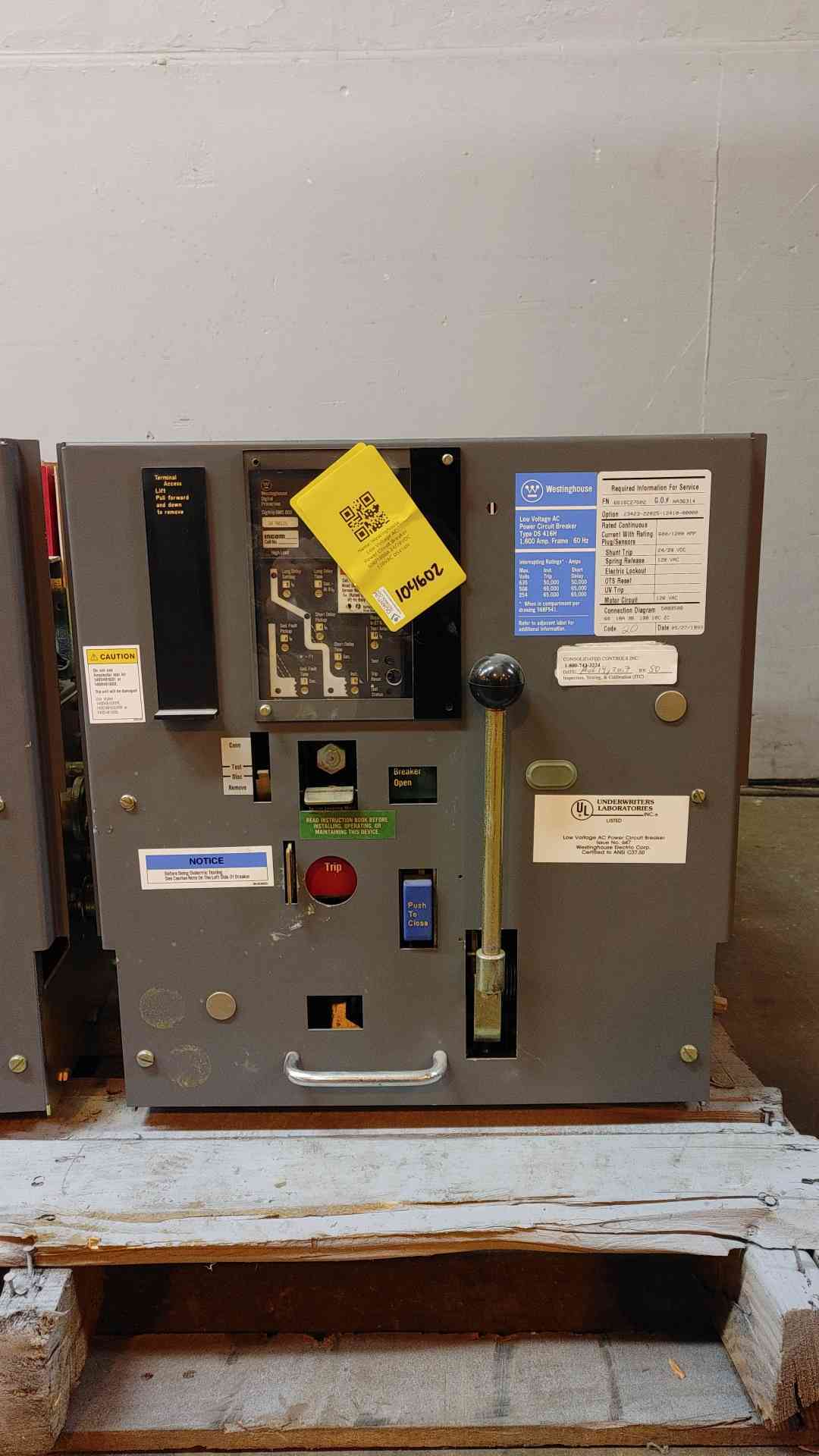 Westinghouse LV Circuit Breaker 600/1600A 120VAC DS416H(104602)