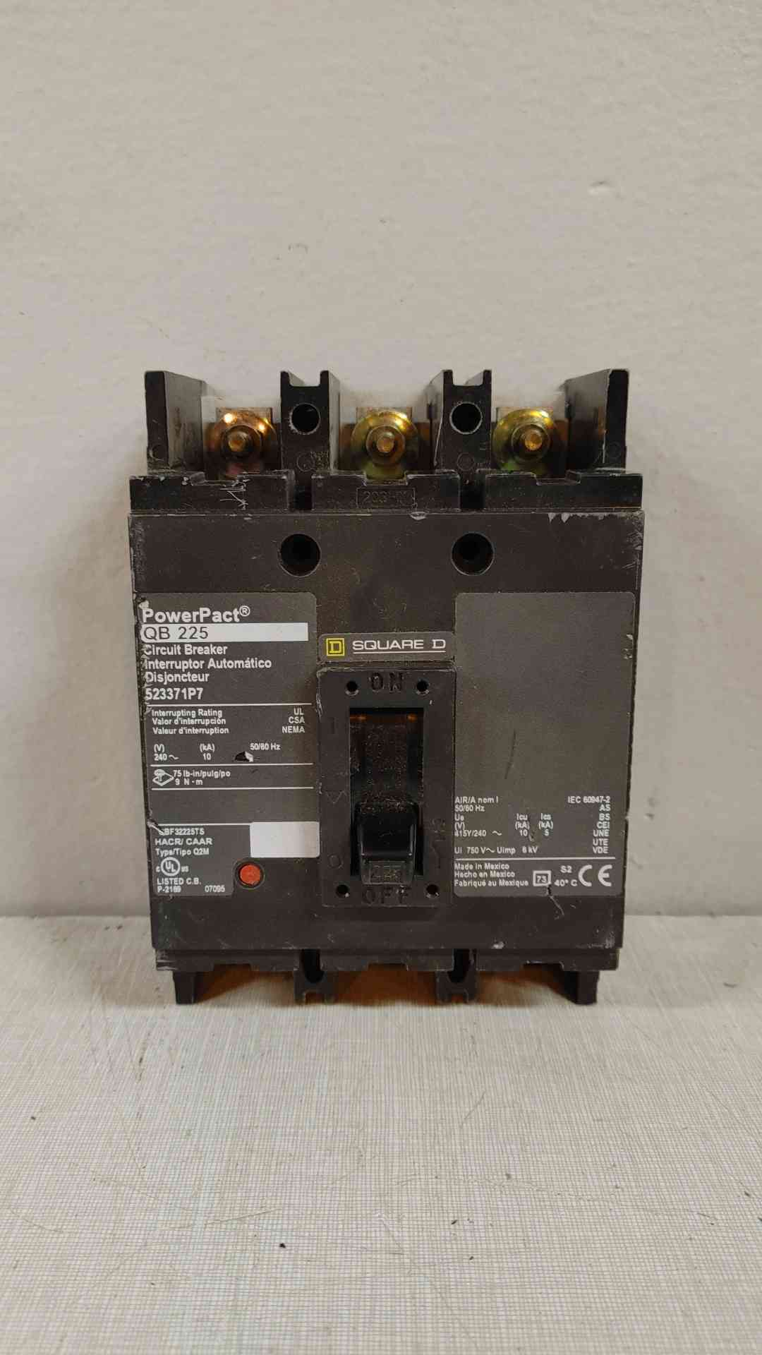 Square D PowerPact 225A 3 Pole Circuit Breaker 240V 10KA QB225(104633)