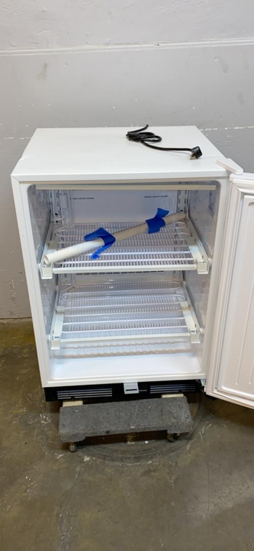 VWR Panasonic SG-L6111W Biomedical Freezer Tested(S6LLST5849)