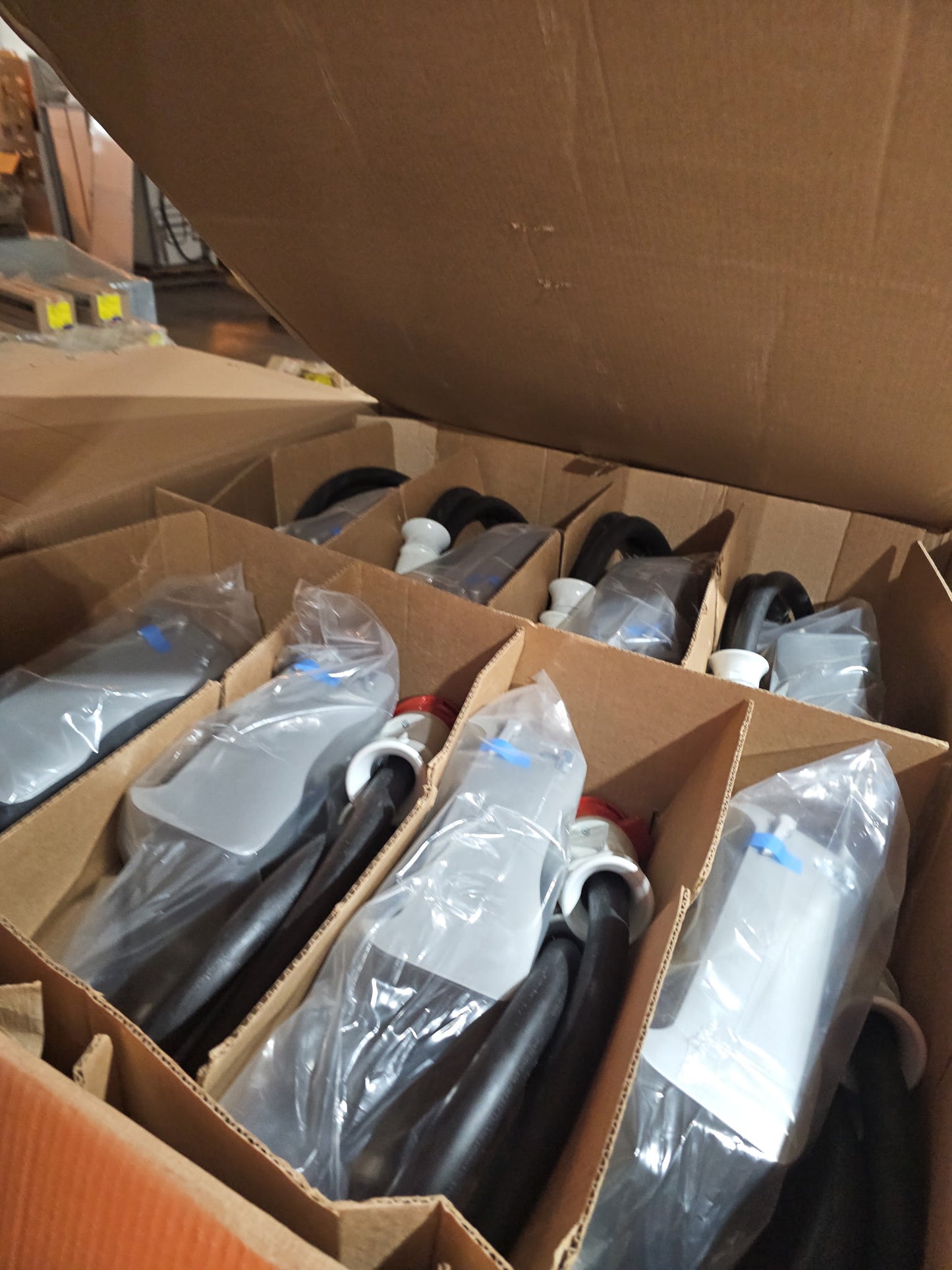 NEW Starline 415/240V 60A Busway Tap-Off Unit UCT5D55S-25-2CBB020N-STD (SKU: 111119)