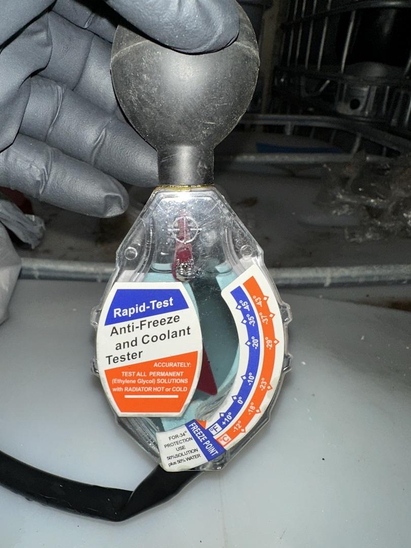 Full 90 Gallon Plastic Tote Drum of Ethylene Glycol 40% -10° freezing point "Blue"(S6LLST4453)