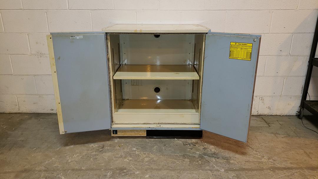 30" Flammable Bench Cabinet Blue(S6LLST9904)