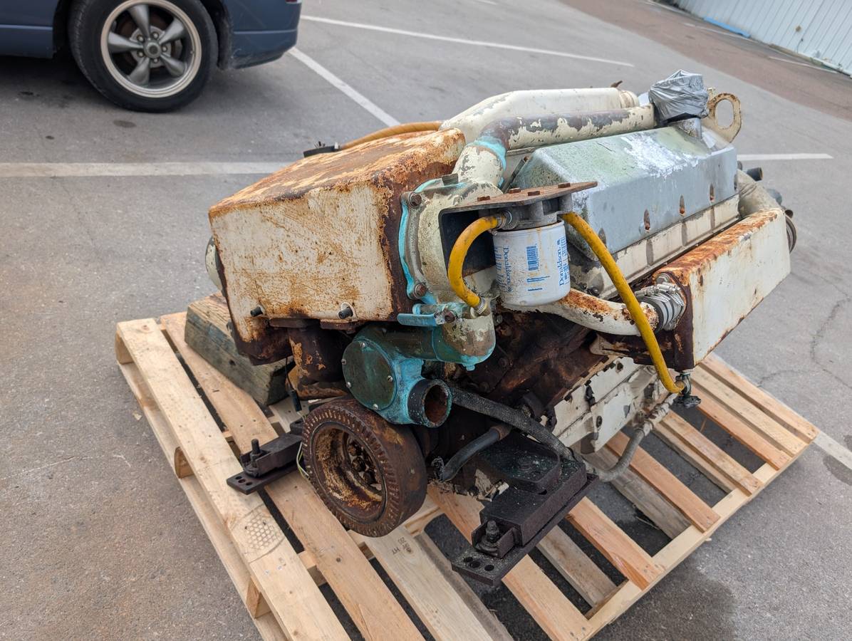 Cummins Diesel Engine Marine 903-V / With Transmissions
