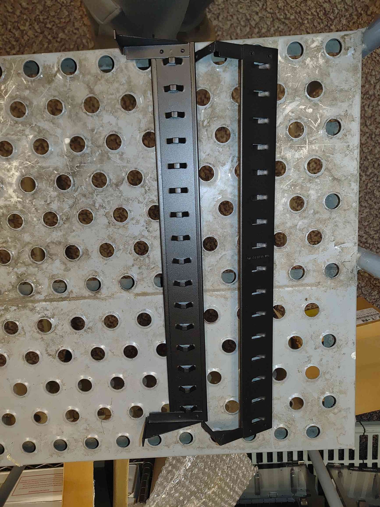 NEW APC PDU Mounting Bracket 0M-38728 (SKU: 111674)