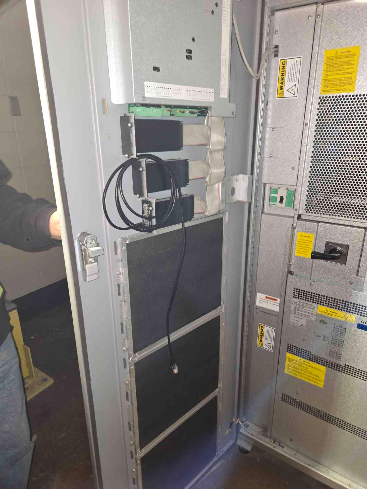 15KVA Liebert NXb15 UPS 208/120V 42A 60Hz '07