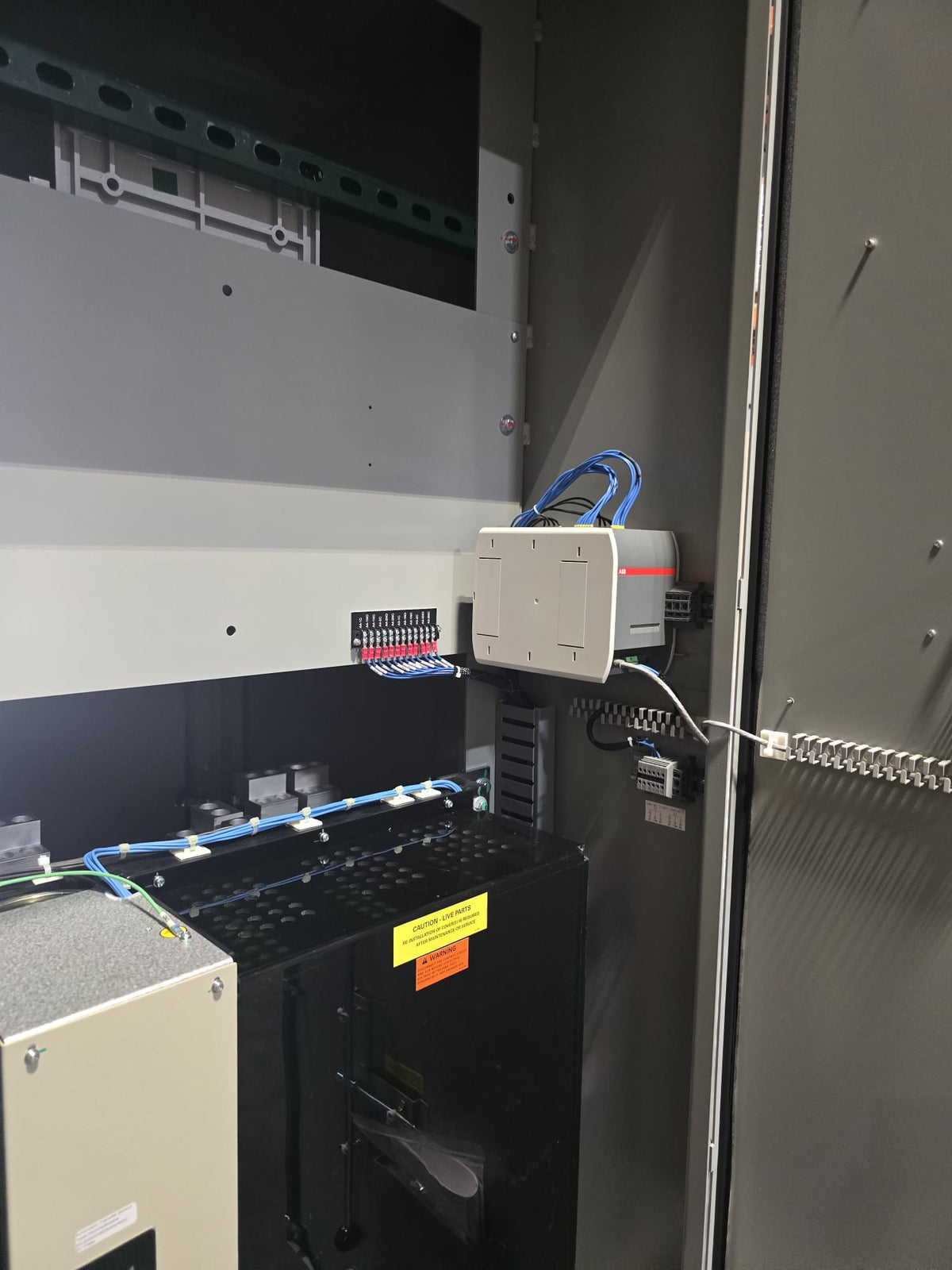 NEW ABB Zenith ZTG 1600A ATS Automatic Transfer Switch 480V 3PH SLD Neutral NEMA 3R