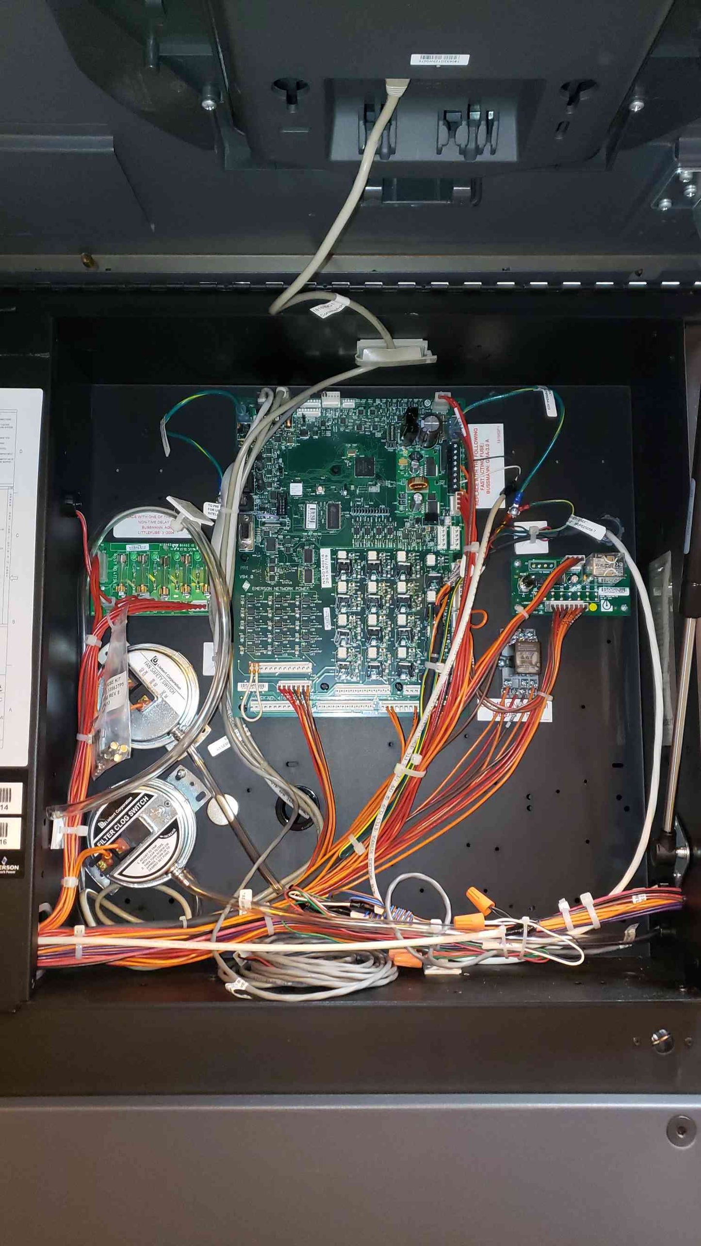 Liebert CRAC Unit 460V 3PH 2013 CW114UCVA2S014 (SKU: 104512)(104512)