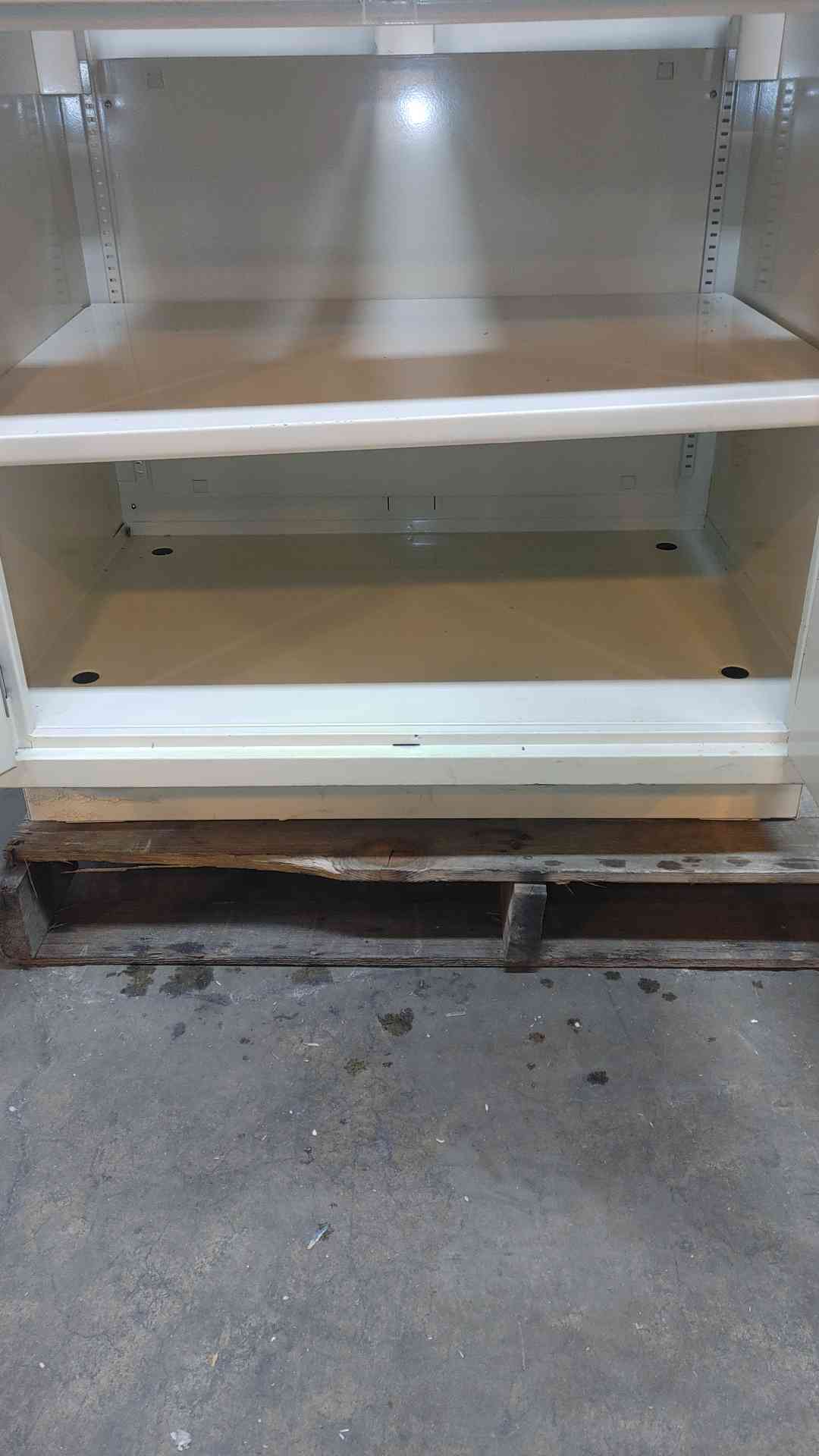 Jamestown 30" Mixed Casework (SKU: 106813)