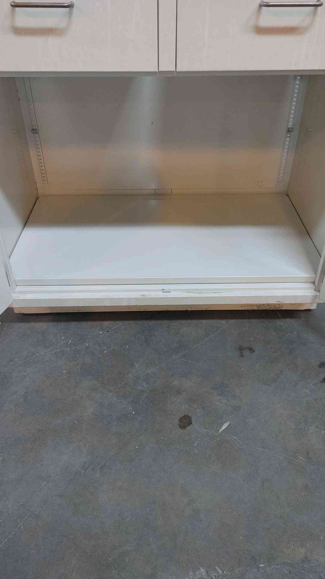 Jamestown 3' Mixed Casework (SKU: 106816)