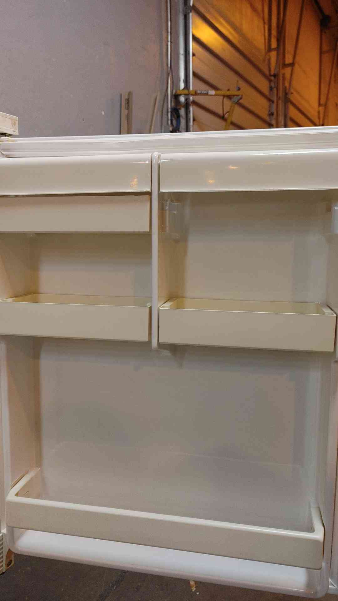 Felix Storch Household Mini Refrigerator 1.3A 120VAC R134A HBS101