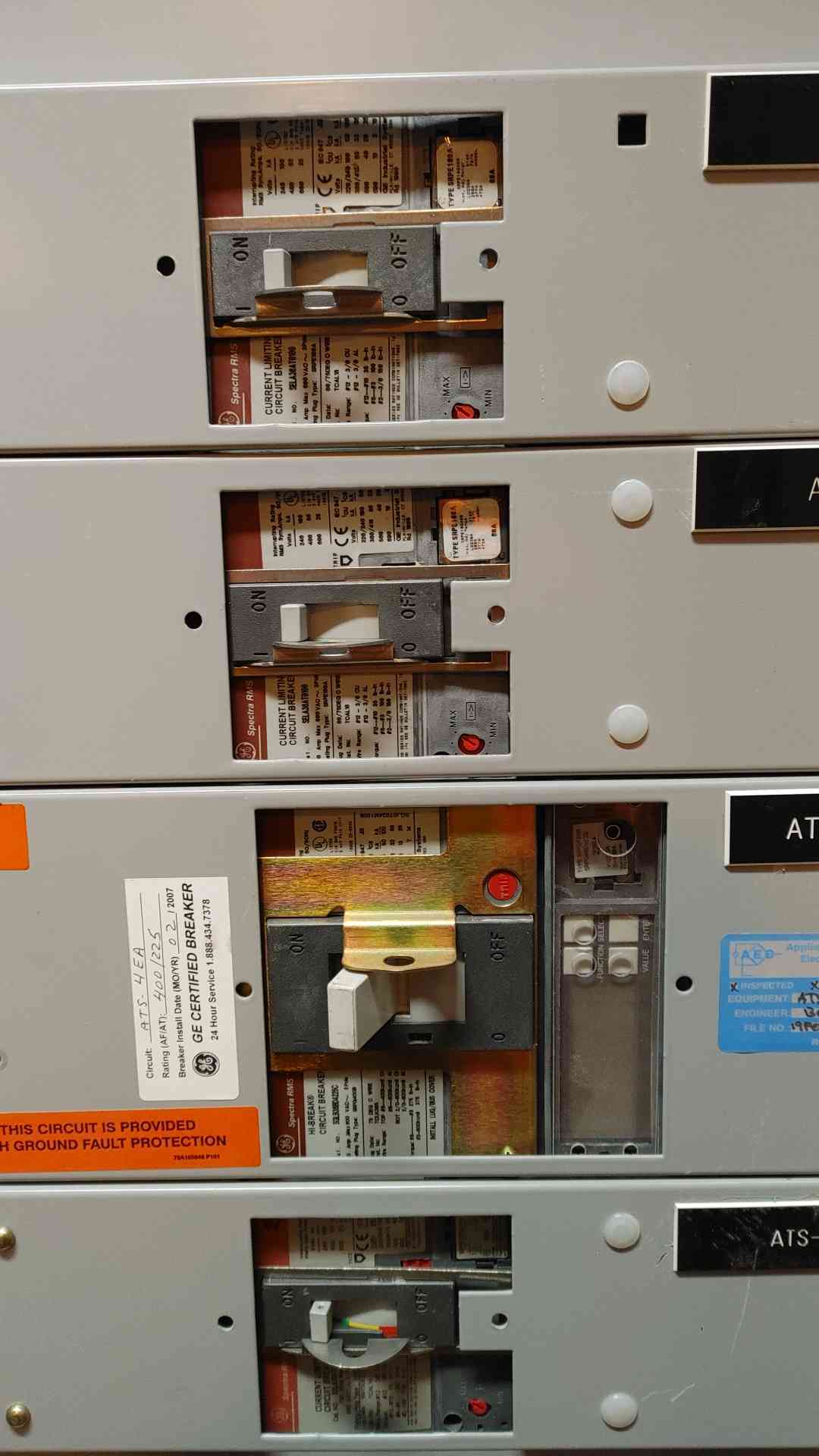 GE Spectra Series Switchboard 2000A 3PH 3W 480V 4M5B Panelboard 8 Breaker