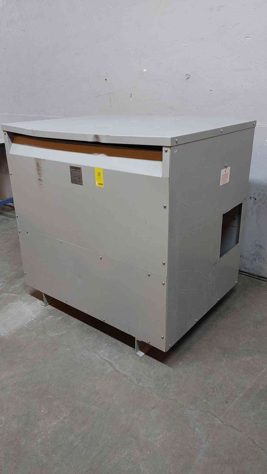 Siemens Dry Transformer 300KVA 480v x 208Y/120VAC 3PH 3F3Y300K13