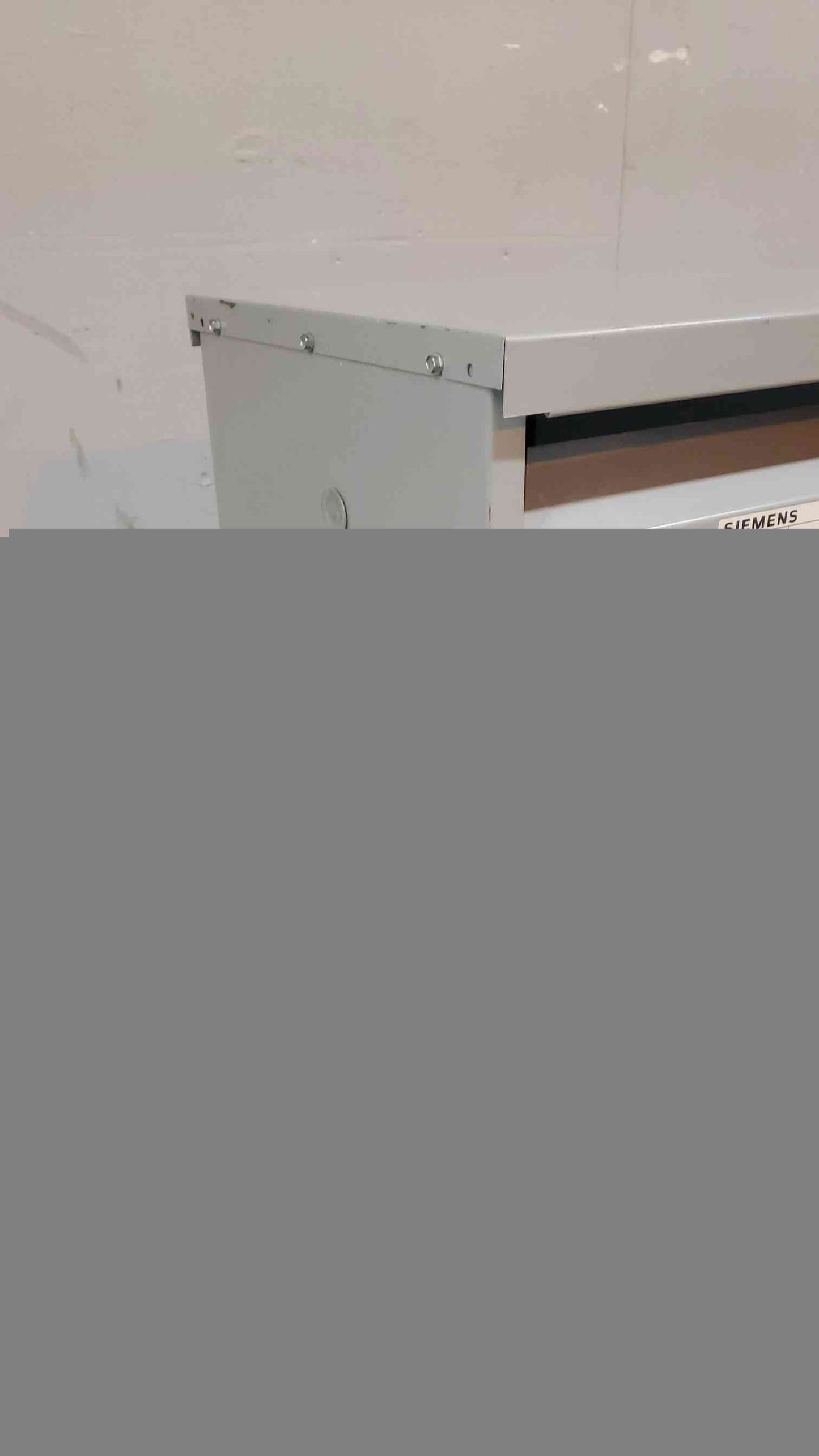 Siemens NEMA Class Dry Type Transformer 30KVA 3PH 480V x 208/120v 3F3Y030
