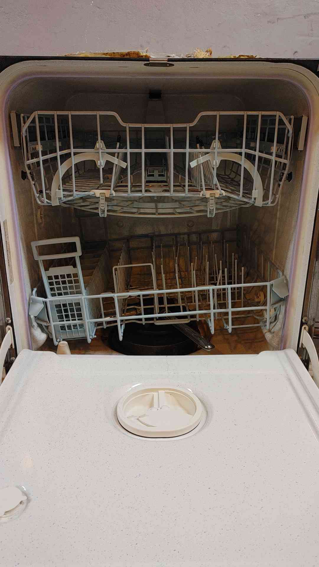 *Pickup Only* KitchenAid Dishwasher KUDS220T0 (108954)