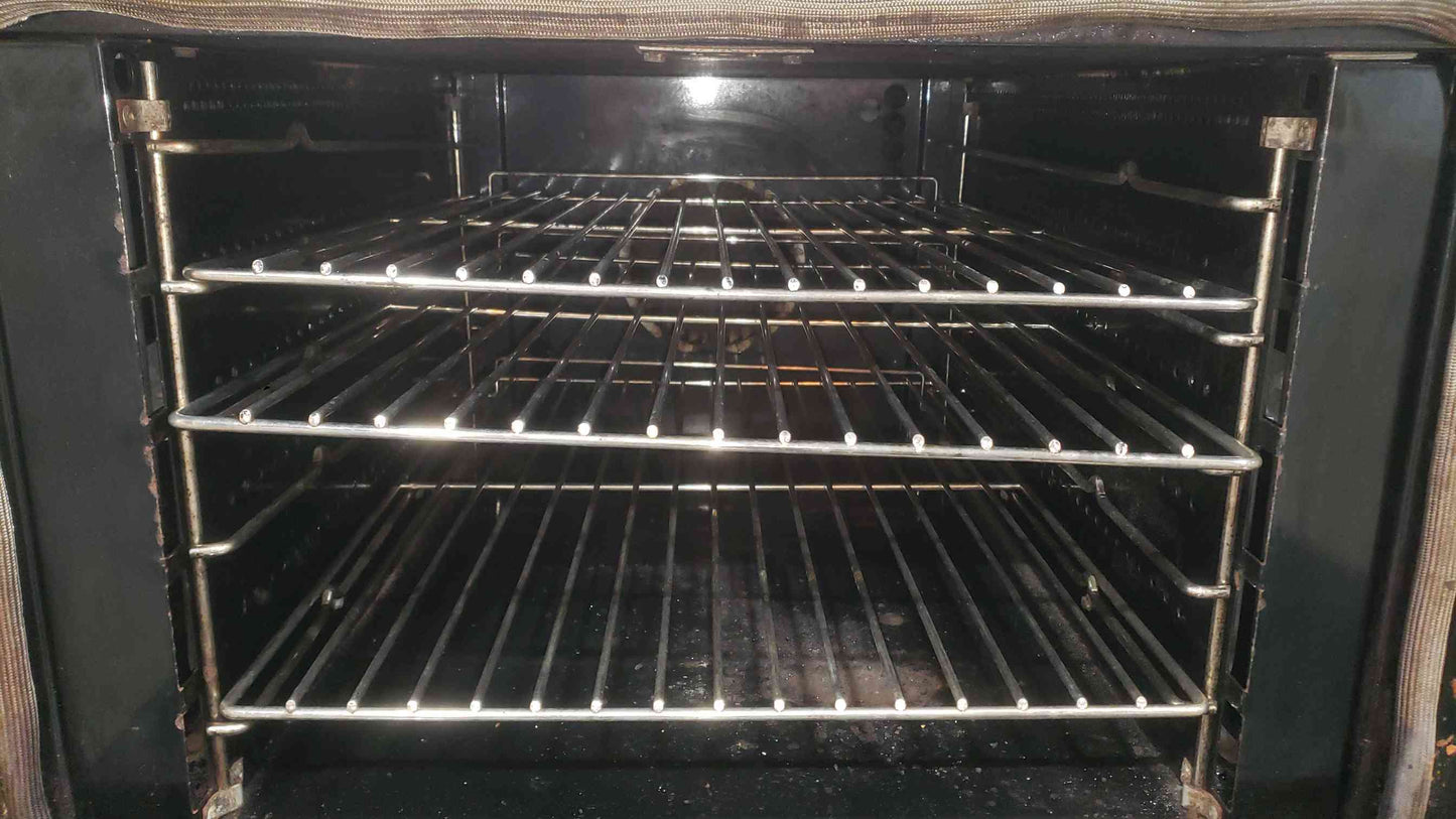 Vulcan VR2C Electric Commercial Range 3 Hot Top Plates Standard Oven 480V 3ph (SKU: 113621)
