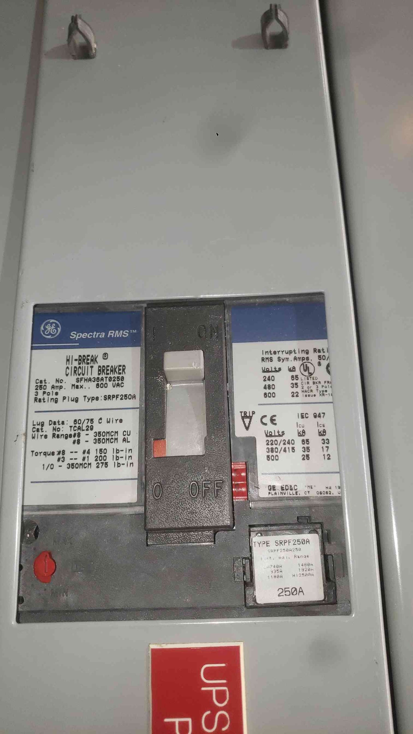 GE Spectra Series Panelboard 250A 480V UPS Output 3x Hi-Break Breakers