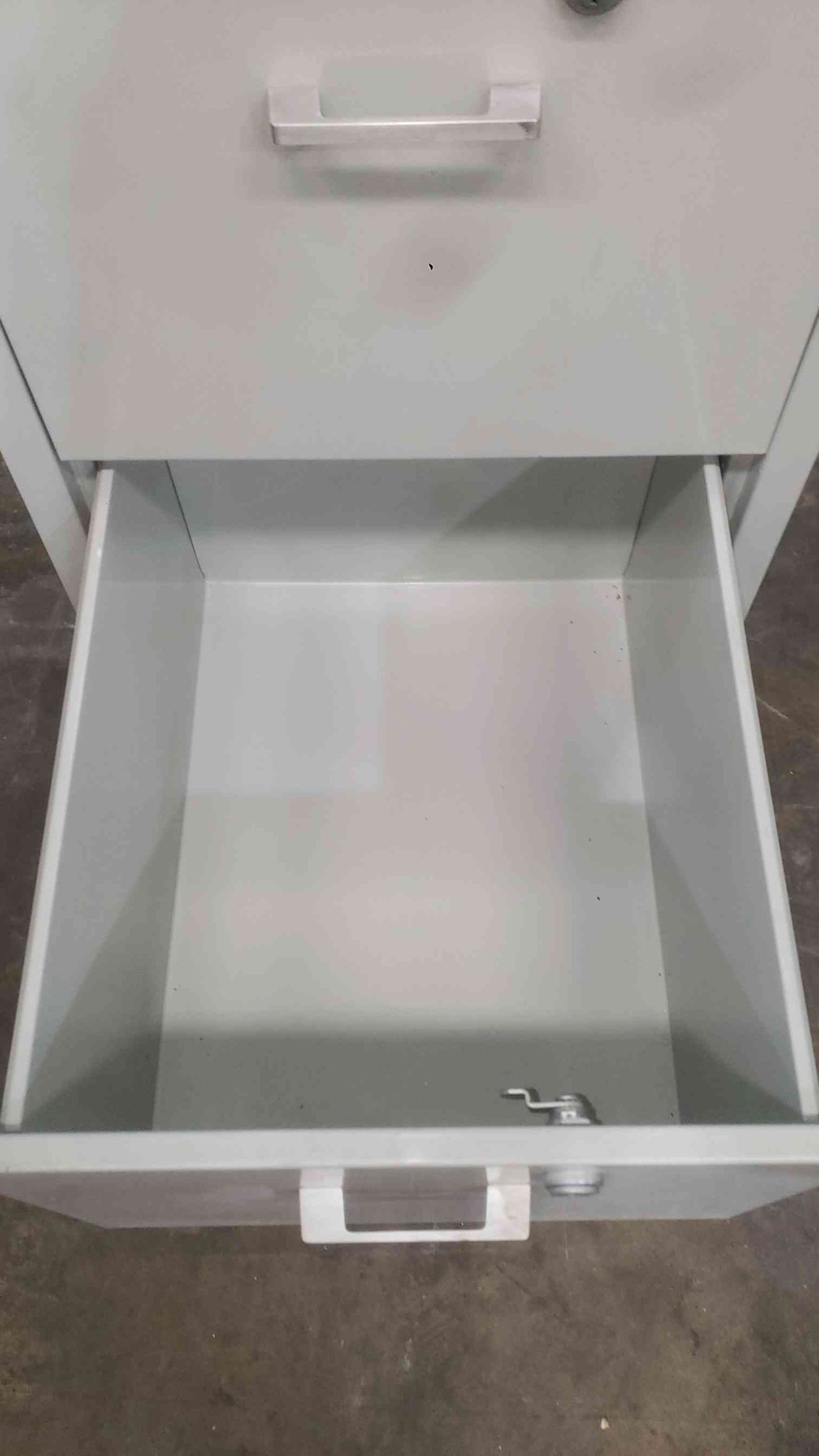 St. Charles 18" Drawers Only Standing Height Casework (SKU: 114006)