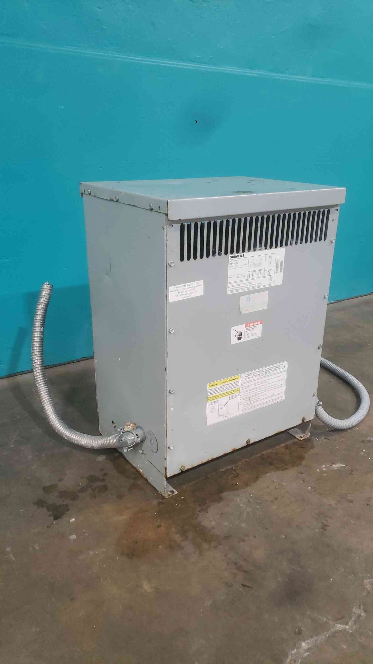 Siemens 30 kVA 3 Phase Dry Transformer 480V to 208Y/120V NEMA Type 2 3F3Y030TP1