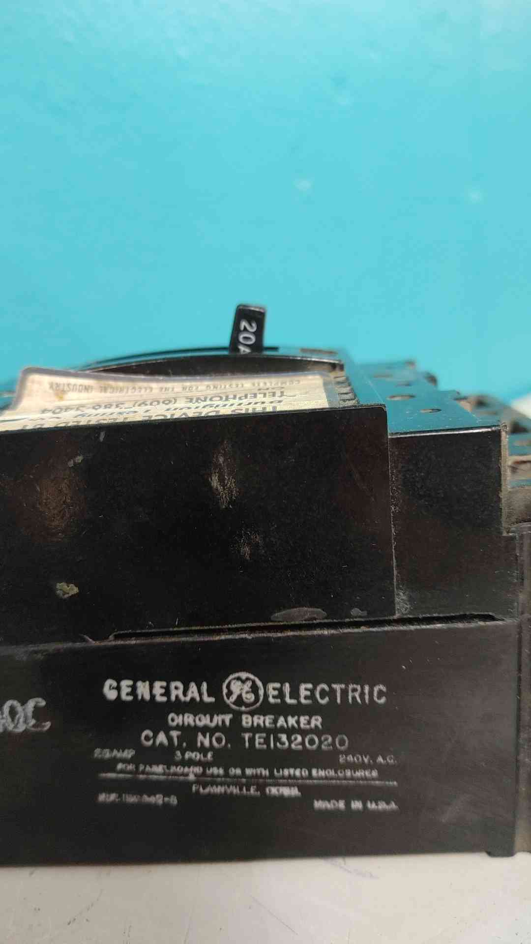GE TE13100 100 Amp 3 Pole Circuit Breaker TE Frame TE3100 100A 240V General Elec