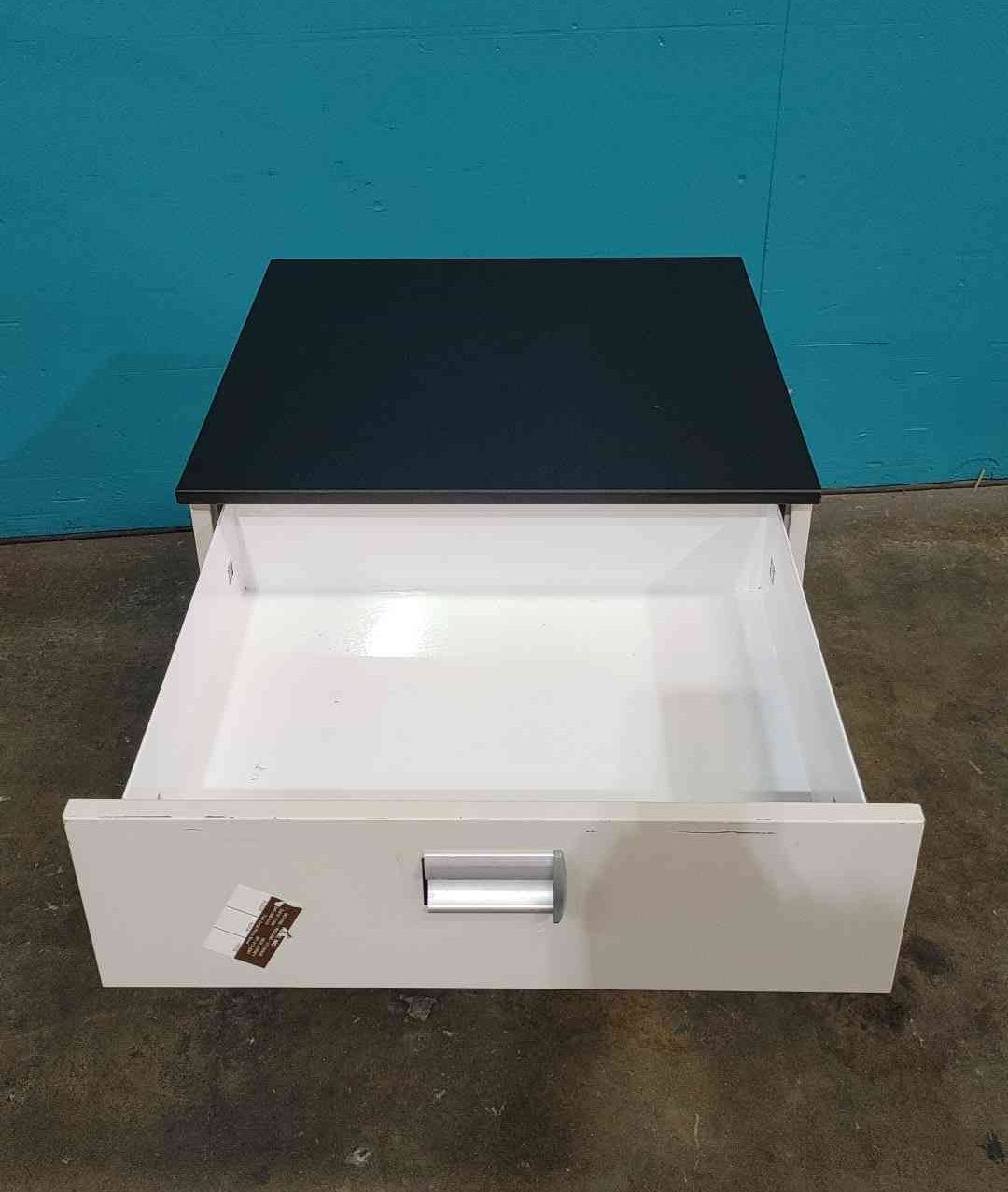 26" 3 Drawer Lab Cabinet On Wheels (Sku 115131)