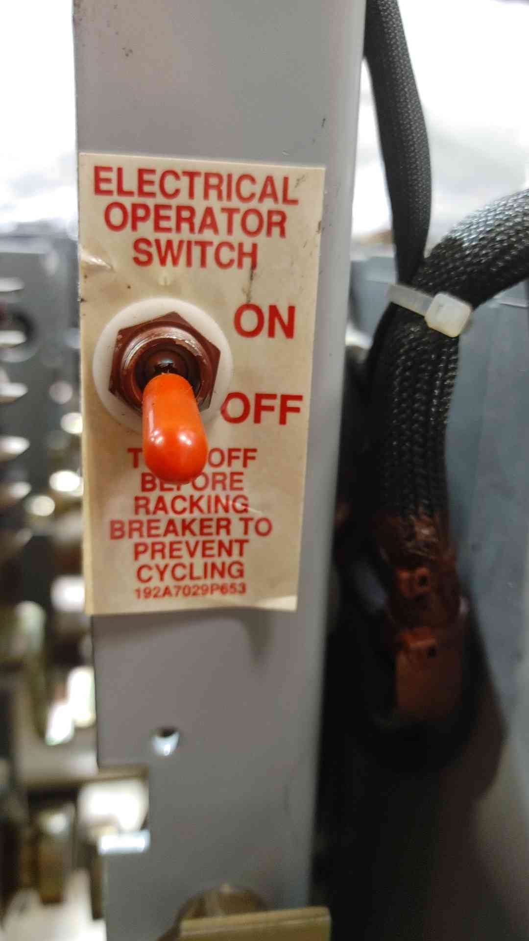 GE Power Break TC84TTR 400A Circuit Breaker Drawout MicroVersaTrip Plus 800A Frame