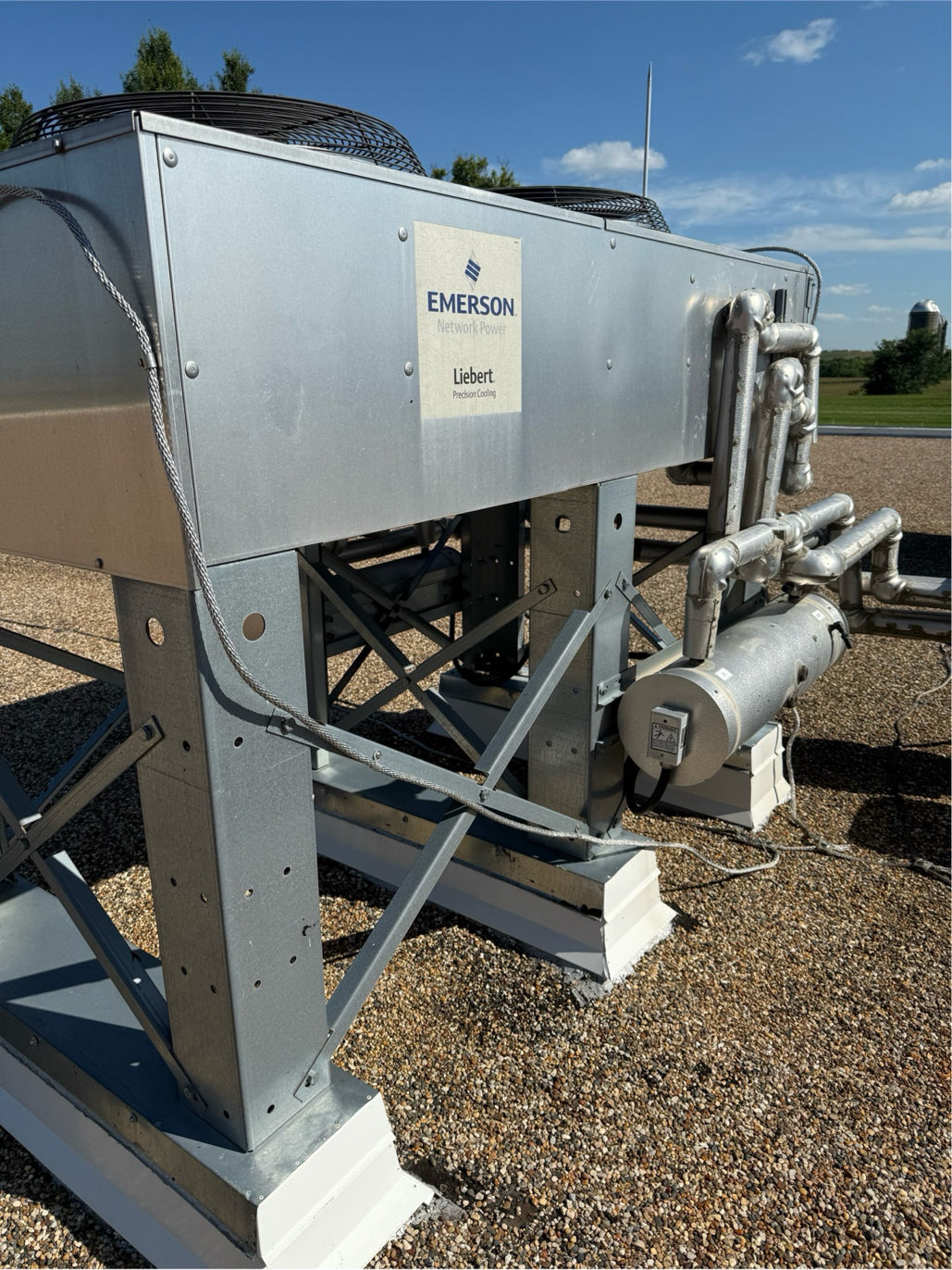 Liebert 2-fan Condenser DCDL205A 460v 3PH ‘11