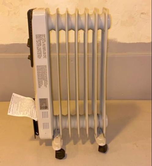 Lot of 12 Intertek Small Heater CYAA45-7 1500WATT Oil Filled(S6LLST3749)