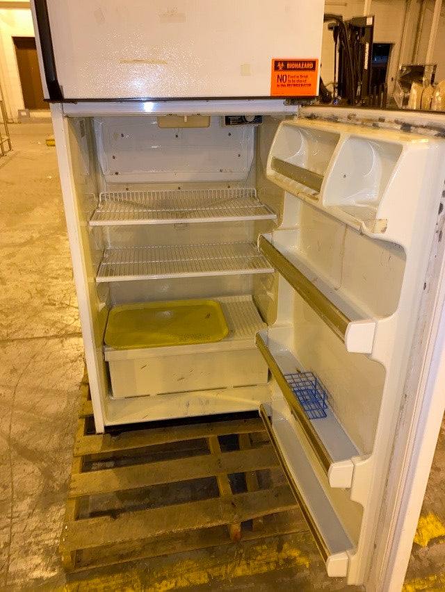 GE General Electric Laboratory Refrigerator / Freezer Combo Model TB15SPFR(S6LLST1108)