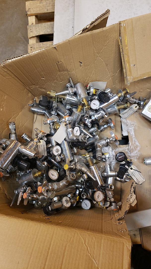 Box of Metal Gas Nozzles(S6LLST10778)