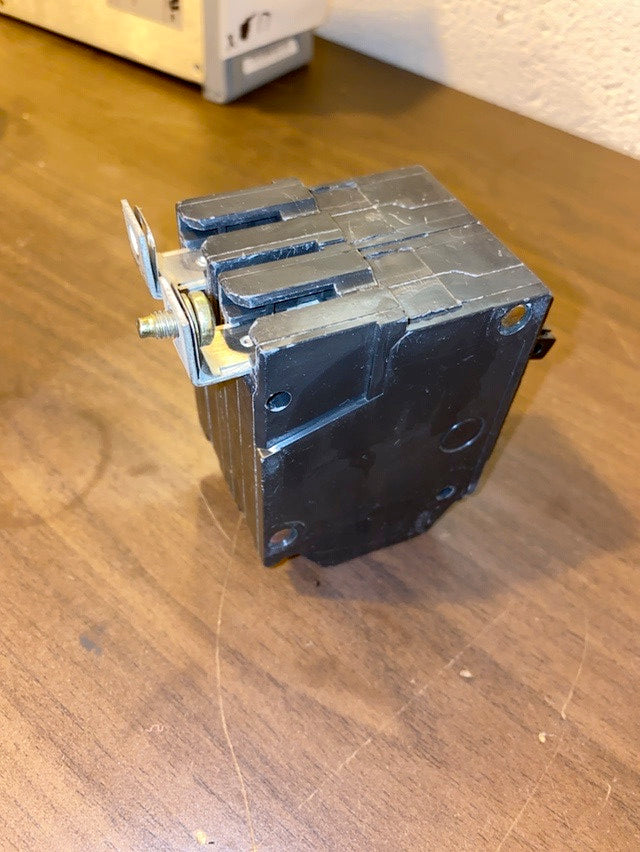 *Pickup Only* GE 2 Pole 60A Circuit Breaker (S6LLST1509)(S6LLST1509)