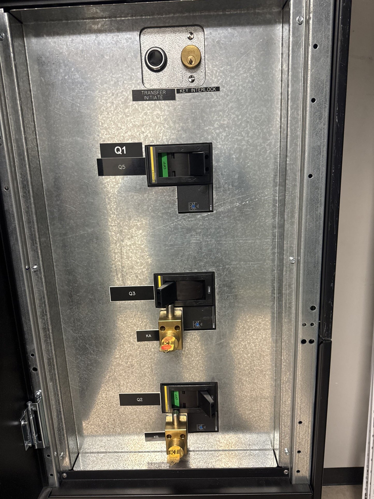 250/500KW Symmetra PX UPS 500kVA 480/480 Volt