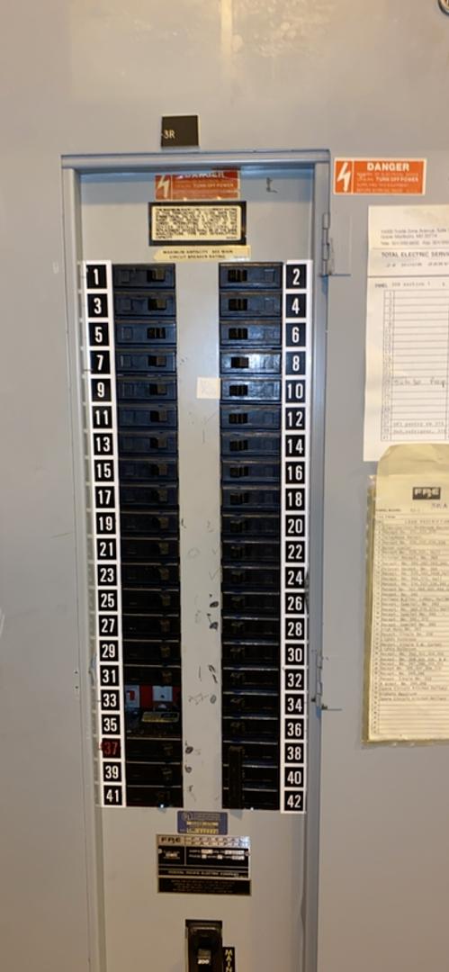 225A 208/120v FPE Breaker Panelboard w/ 200A Main Loaded Breakers(S6LLST3829)