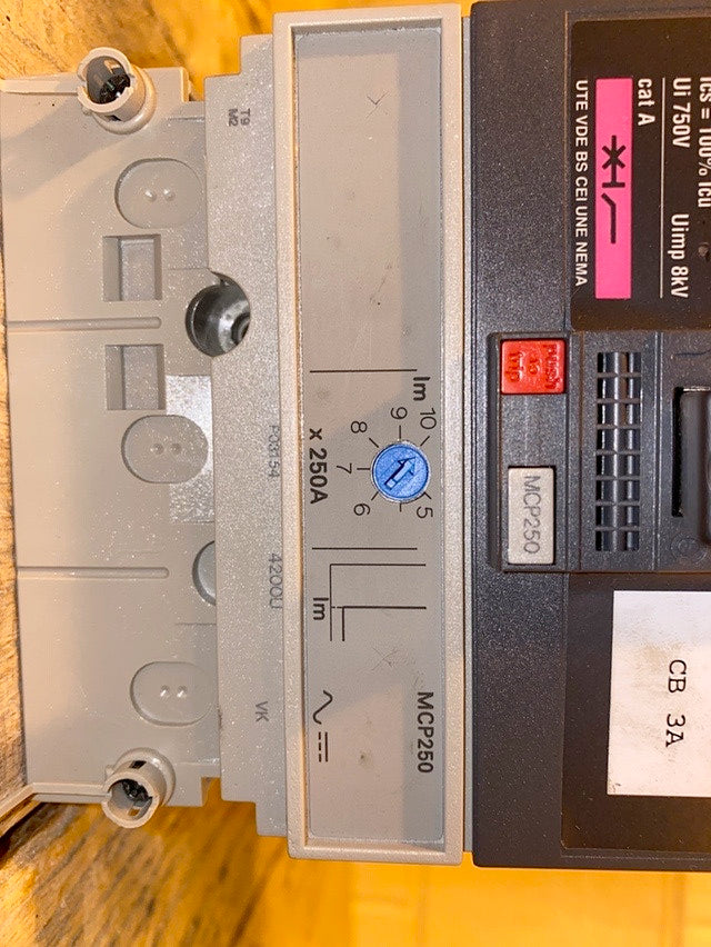 250A Circuit Breaker Merlin Gerin NSF250 HC(S6LLST1377)