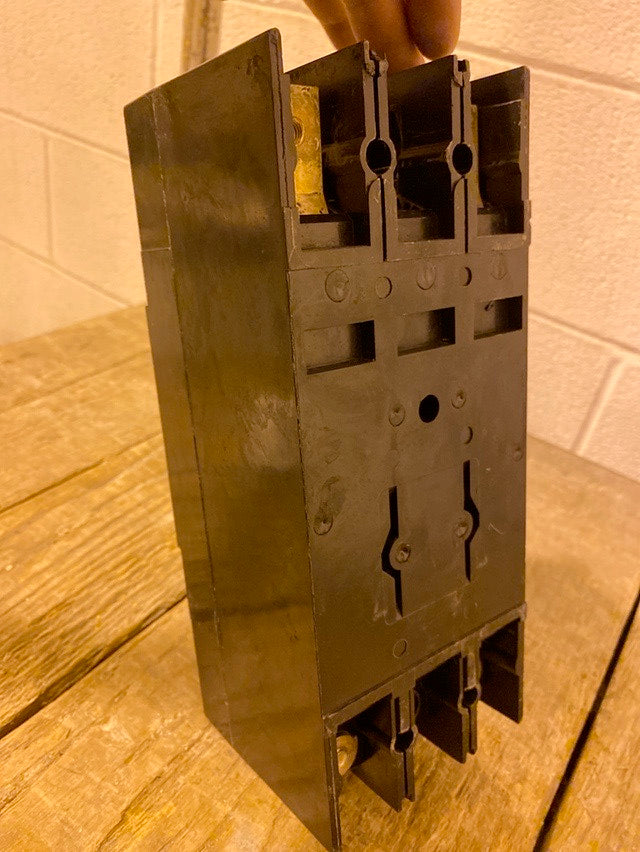GE 200A TFJ224200 3 Pole Circuit Breaker(S6LLST1440)