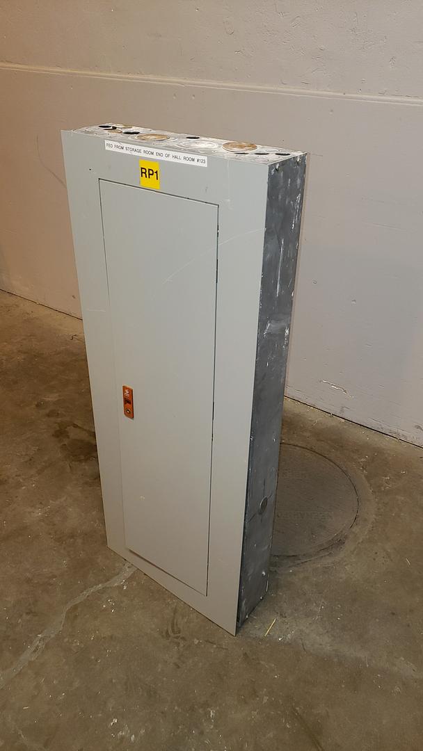 GE 200A 240V Loaded Breaker Panelboard w/ Main(S6LLST10646)