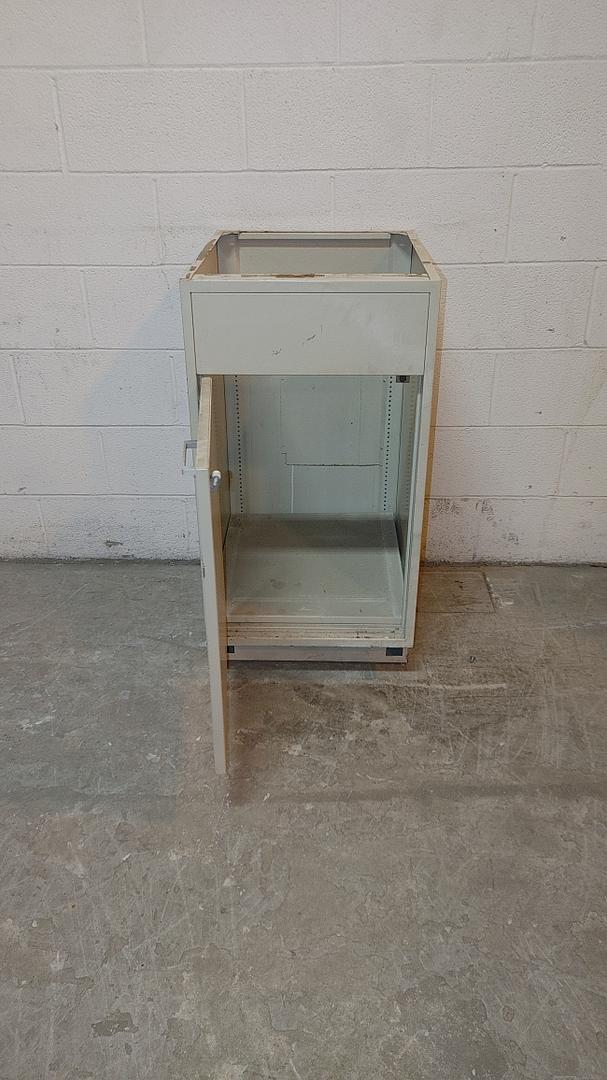 18" St Charles Casework S6LLST11863(S6LLST11863)