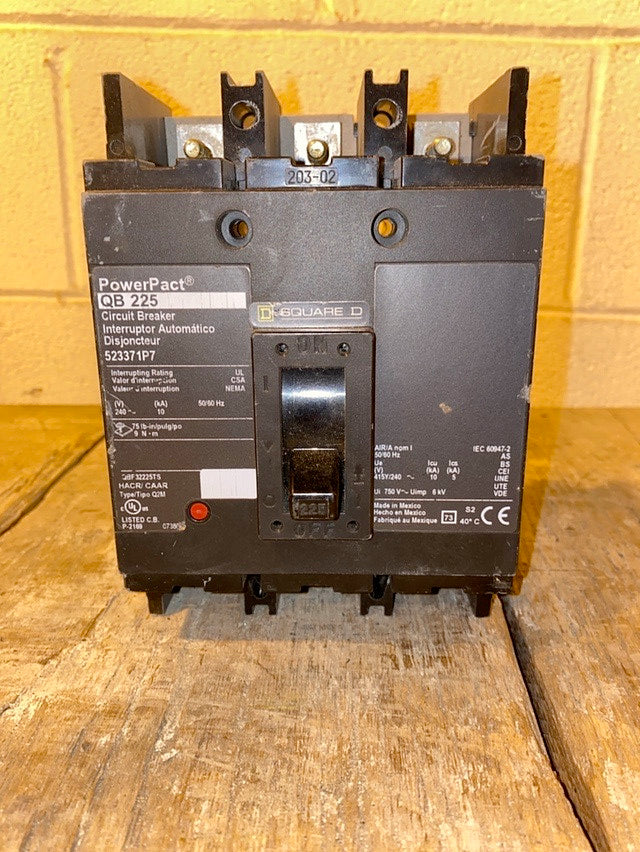 PowerPact QB225 Circuit Breaker Square D 523371P7 225A (S6LLST1371)(S6LLST1371)