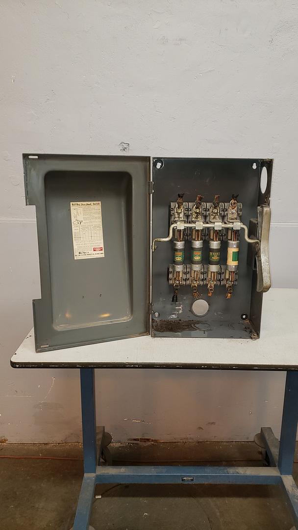 200A Bulldog VacuBreak F Safety Switch F424(S6LLST12149)