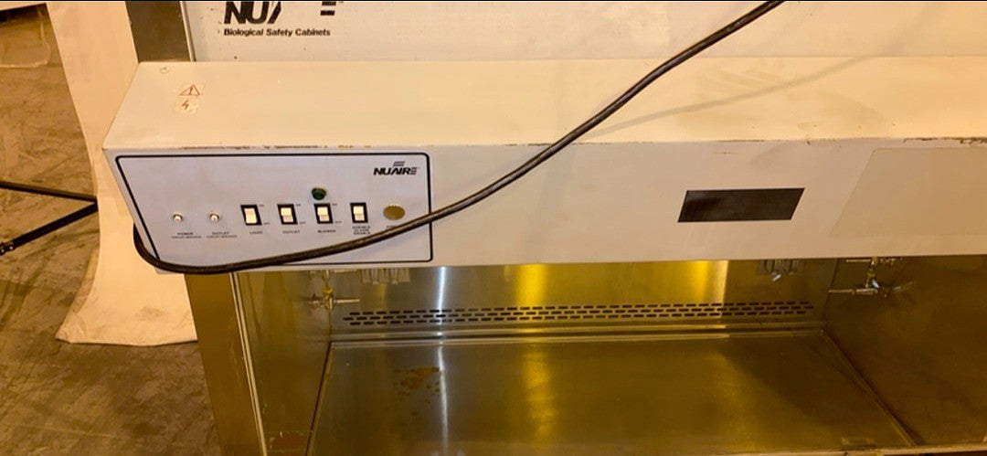 4' Nuaire Biosafety Cabinet A/B3 Virology with Stand!(S6LLST2977)
