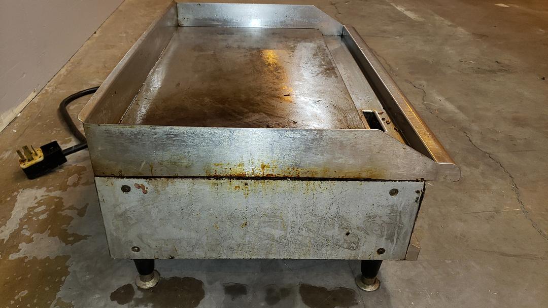 Champion Cook Series APW WYOII Electric Flat Top Grill(S6LLST7549)
