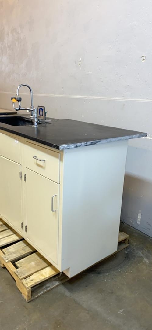 58x30x36" Jamestown Lab Casework W/ Sink(S6LLST6608)