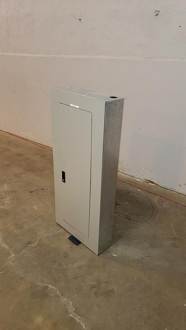 GE 225A Breaker Panel Board 208/120 Loaded(S6LLST12097)