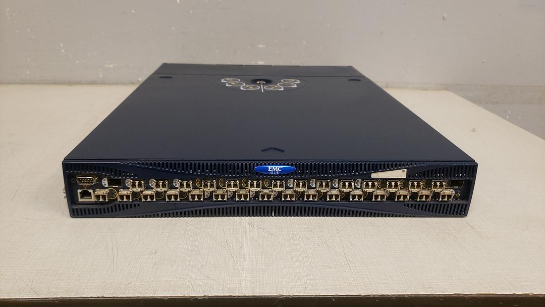 *Pickup Only* Lot of 4 EMC DS-32B2 32-Port 10/100 2GB/s Fibre Channel Network Switch INCL 32X SFP'S(S6LLST11109)