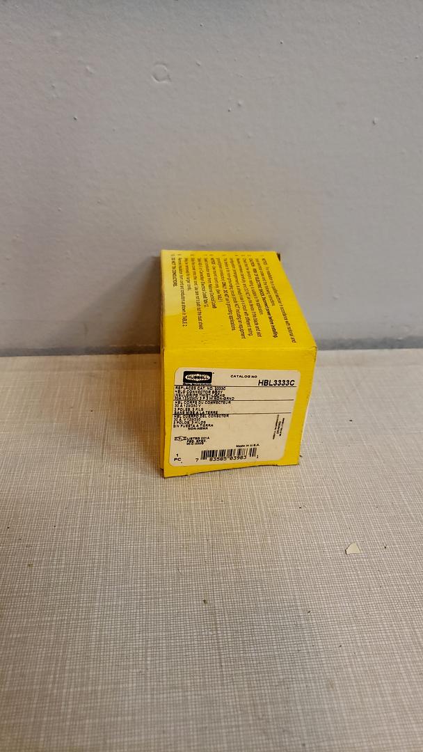 Lot of 3 HUBBELL HBL3335C TWIST-LOCK FLANGED RECEPTACLE 125/250V 30A 3P 3W 3335C(S6LLST8952)