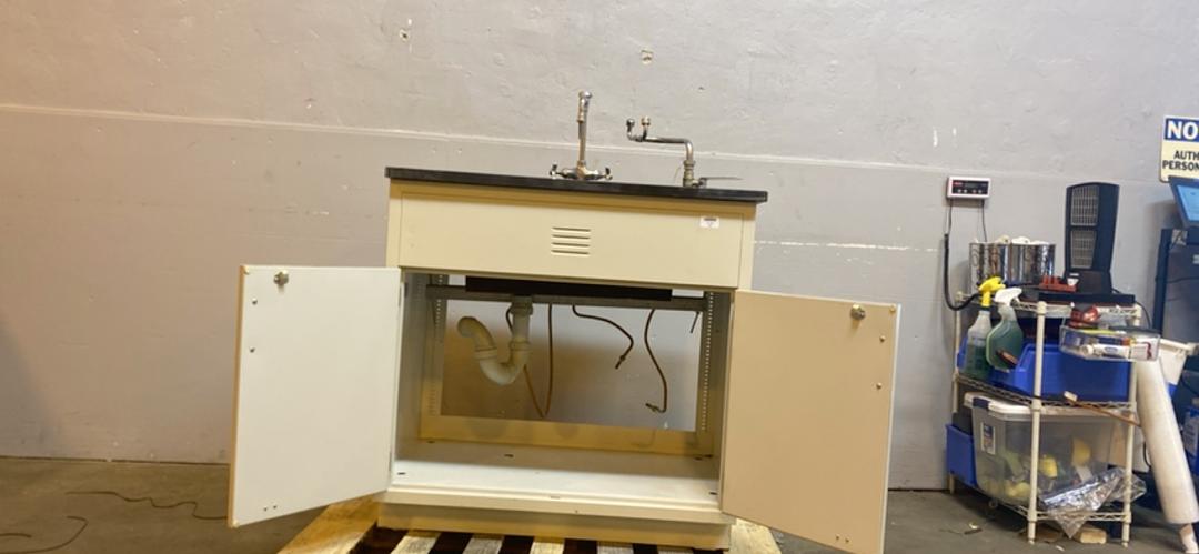 37" St Charles 2 Door Sink(S6LLST6713)